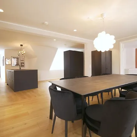 Management Ra5 Apartament *