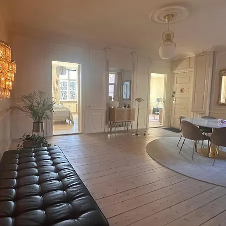 Management Ra5 Apartament *